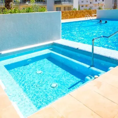 Marina Real Ii, 2 Bedroom & 2 Bathroom With Pool Views Dénia